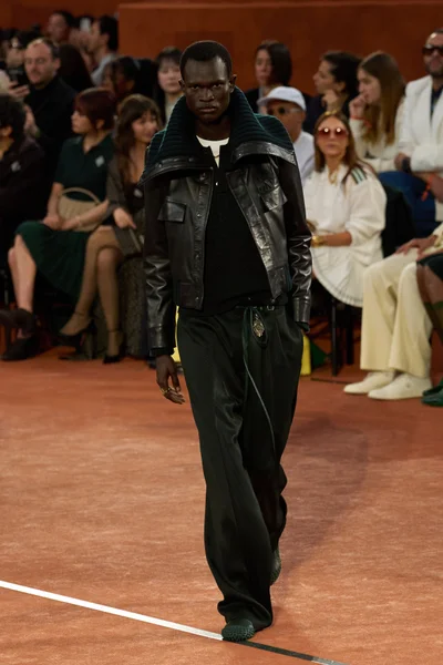 Look 40